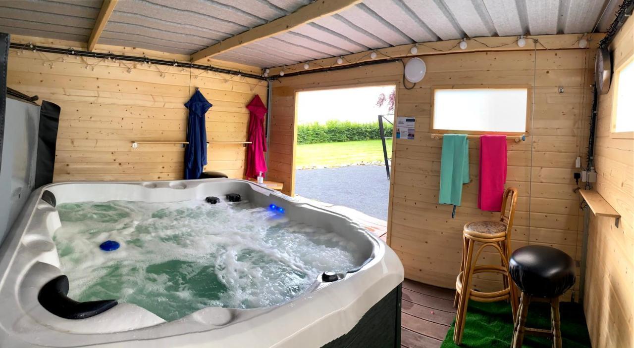 Le Chateau De Frankie Spas-Saunas Grand-Reng Exterior foto