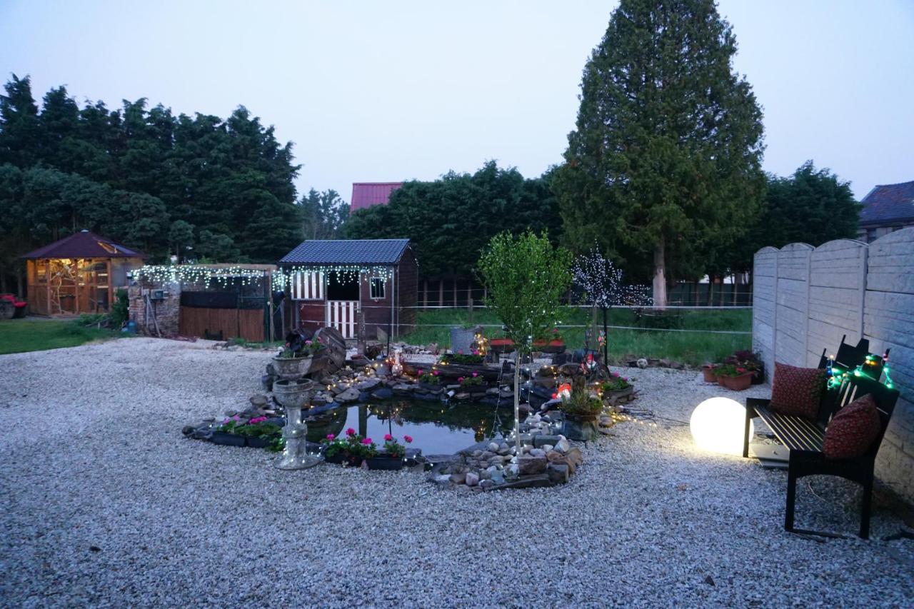 Le Chateau De Frankie Spas-Saunas Grand-Reng Exterior foto